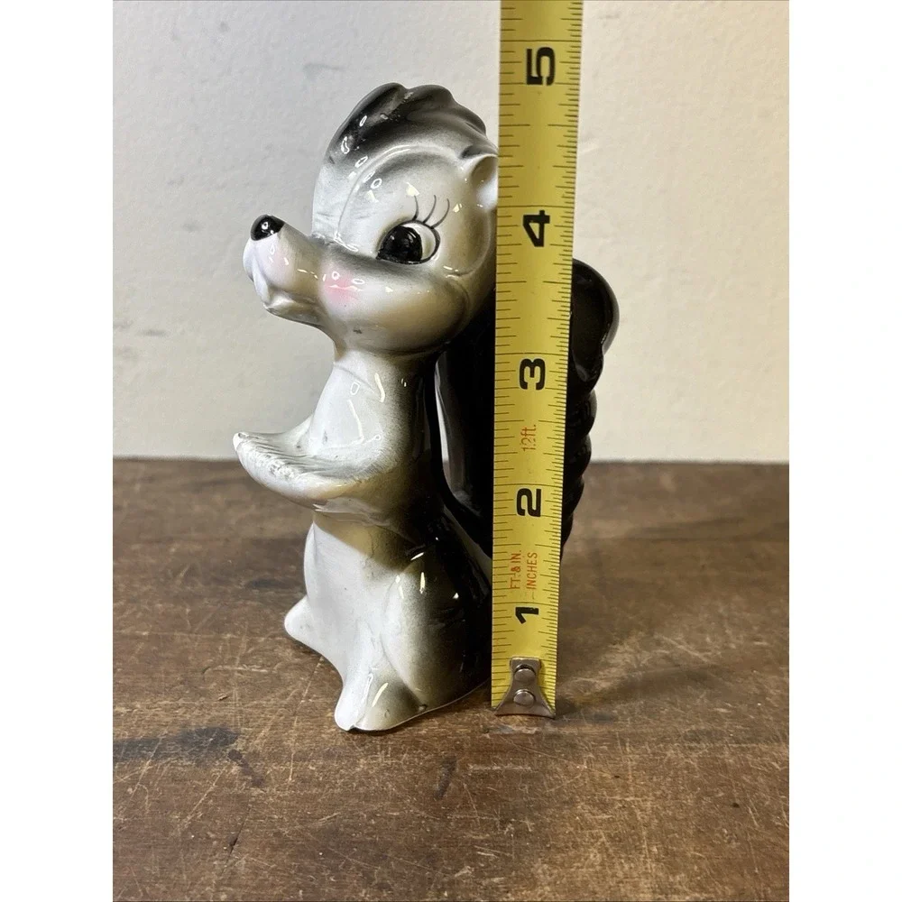 Vintage Figurine - Ceramic Skunk - Card Holder Whimsical Kitschy Eyelashes